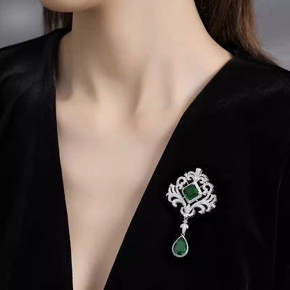 New Emerald Crystal Hollow-out Retro Court-style Brooch For Women