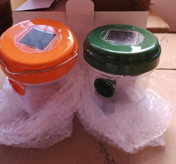 Hornets & wasps UV trap package with solar charger